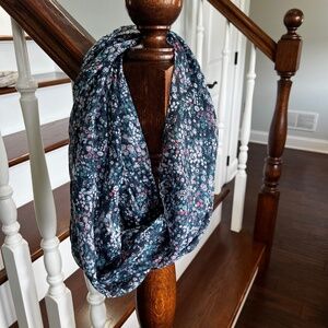 OLD NAVY INFINITY SCARF Navy Floral